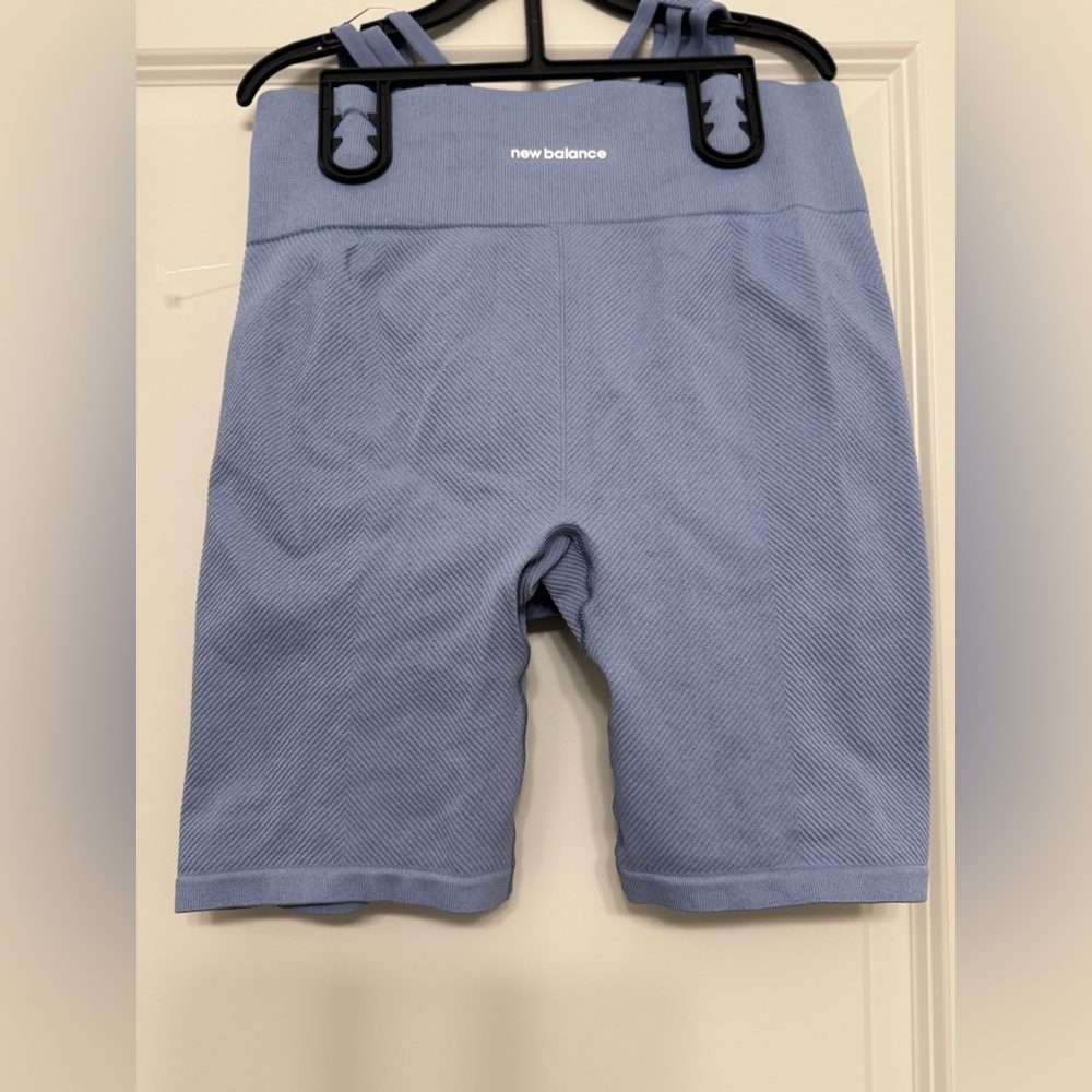 NWT New Balance Women's Dusk Shower Seamless
Set | Biker Shorts & Sports Bra - Picture 5 of 9